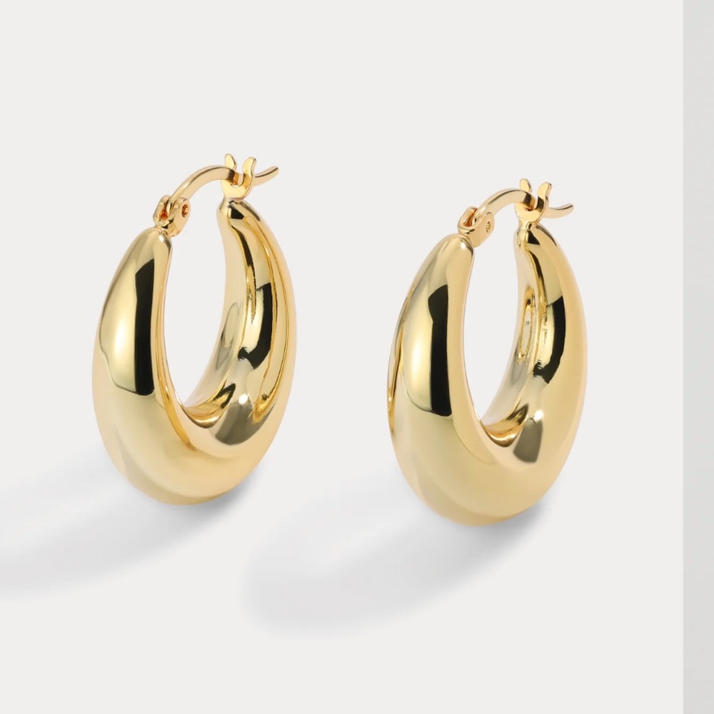 Lili Claspe small Becca hoops - gold